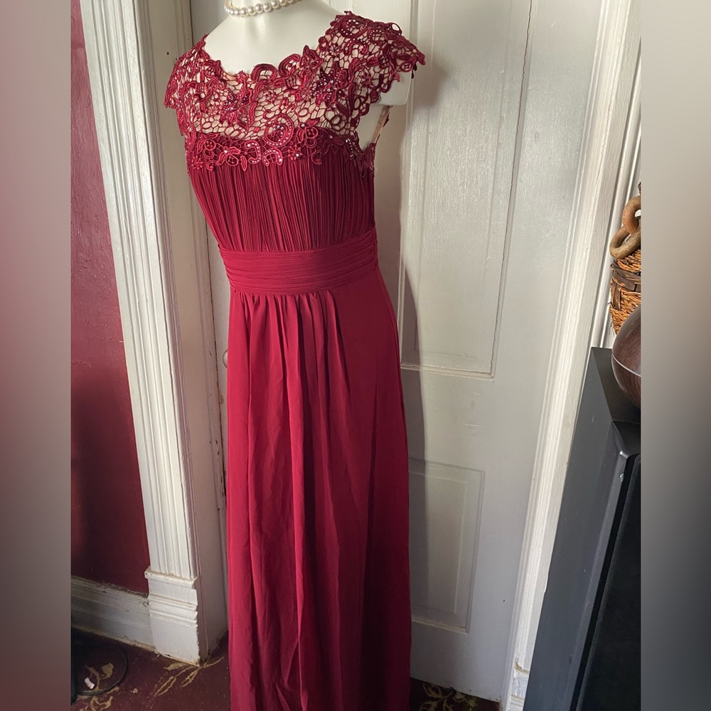 Every Pretty Proom/mother of the bride dress, sz: 10 US color: Wine or burgundy